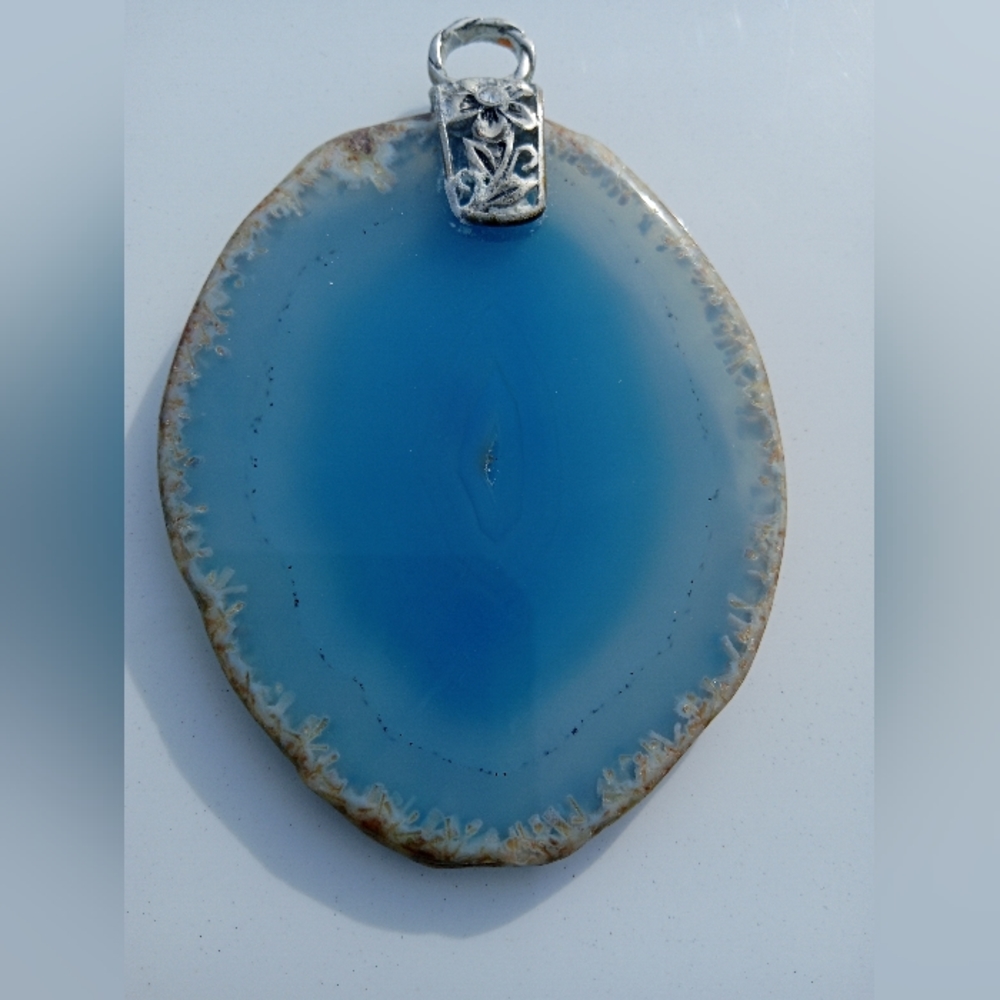 Agate stone pendant